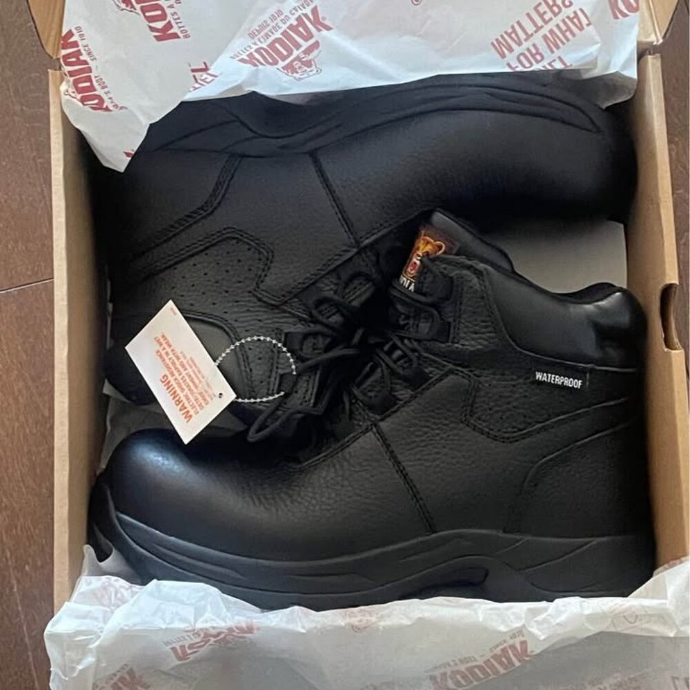 the Kodiak Martin 6" work boot features a waterproof size 10